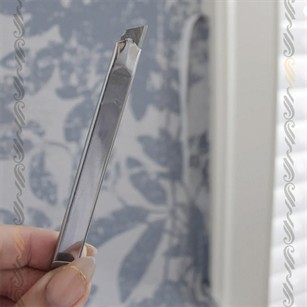 ابزارهای کاغذ دیواری: کاتر، چاقوی کاغذ دیواری و تیغه صاف